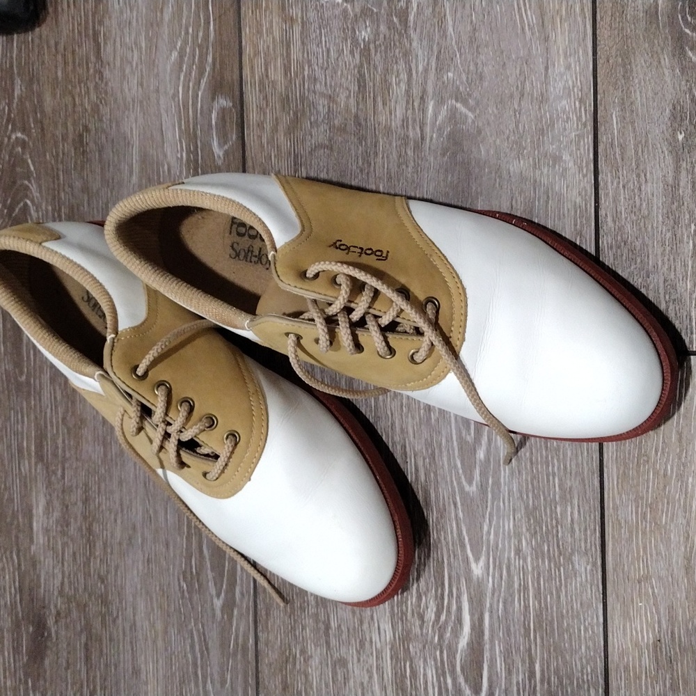 Foot Joy womens tan and white saddle shoe golf shoes. Size 8 - Picture 10 of 11